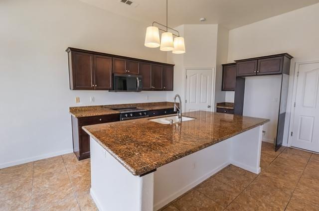 1043 La Jolla Avenue, Clovis, CA, 93619