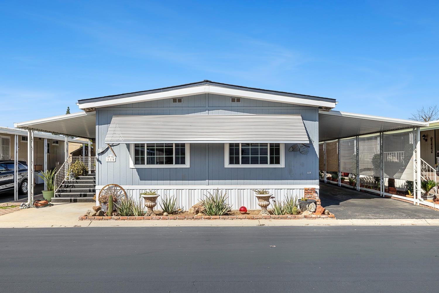 Mobile Home in Fresno - photo 2
