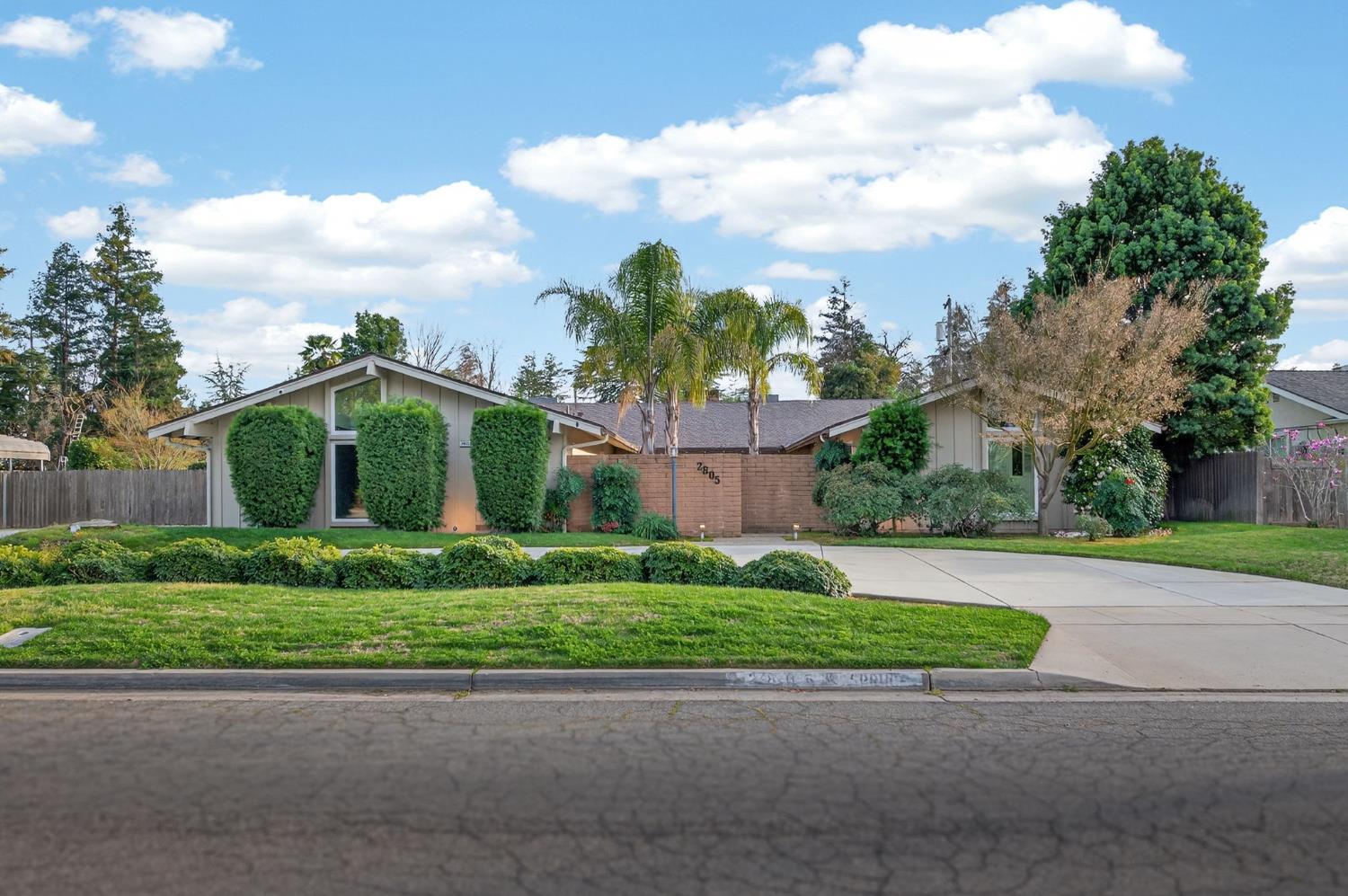 2805 W Spruce Avenue, Fresno, CA, 93711