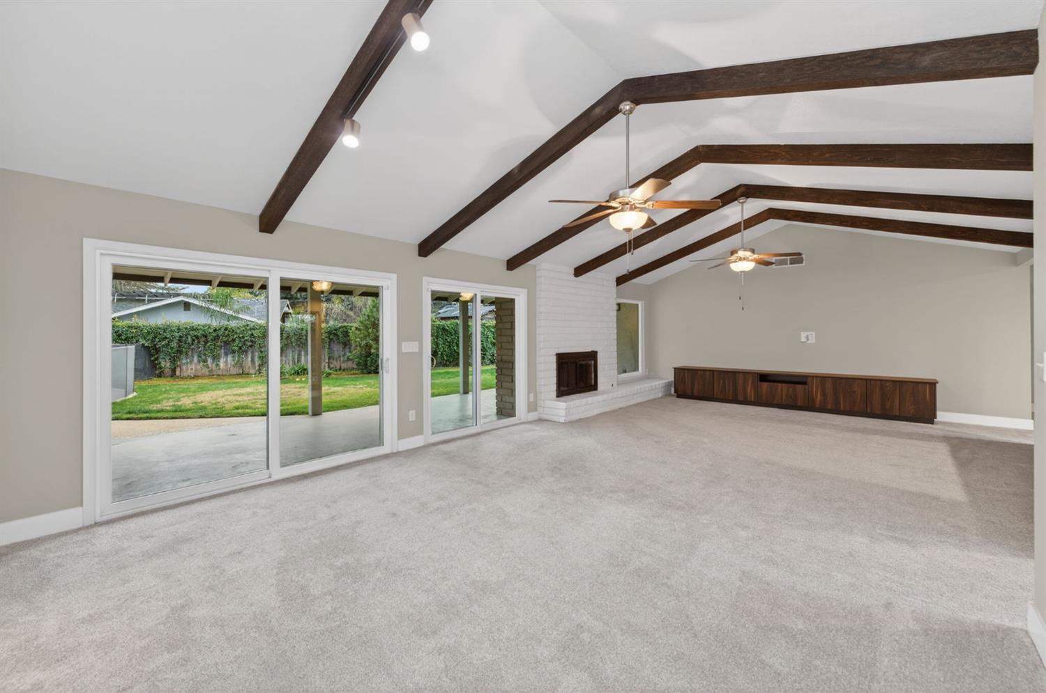 2805 W Spruce Avenue, Fresno, CA, 93711