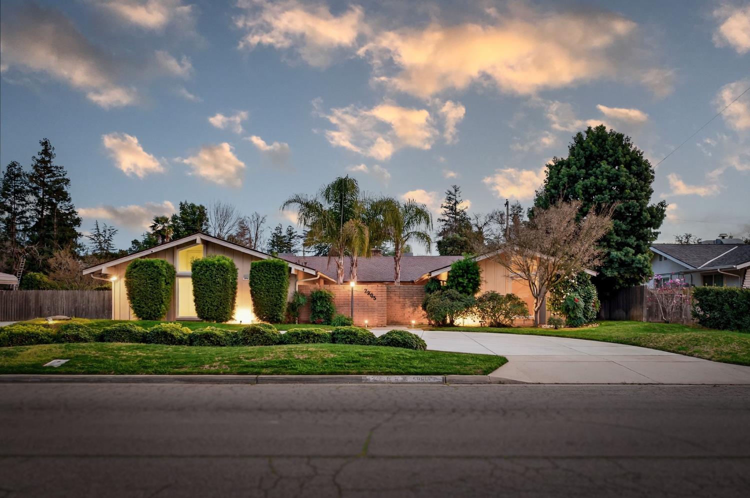 2805 W Spruce Avenue, Fresno, CA, 93711