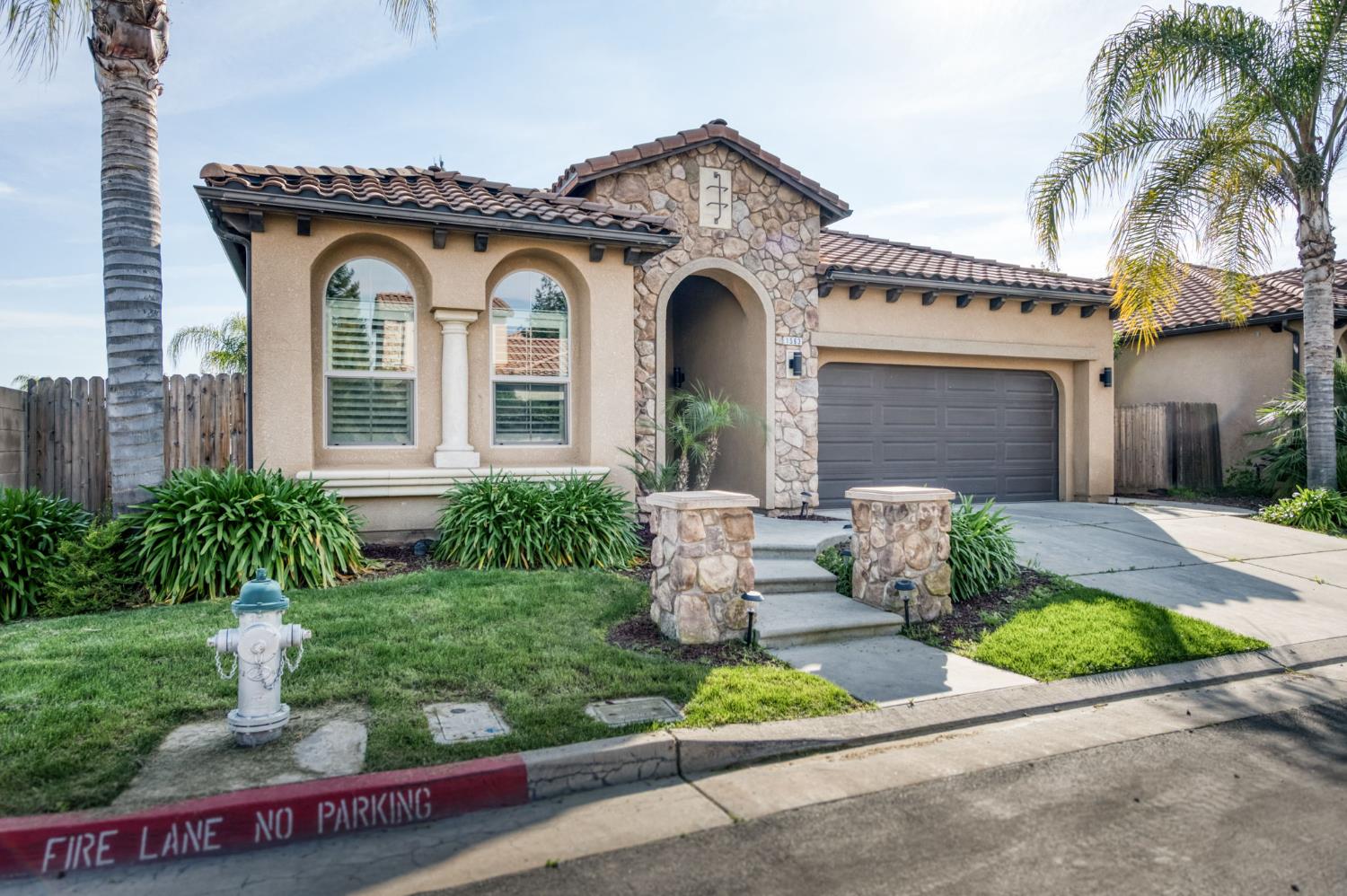 Single Family in Fresno - photo 2