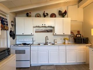 Single Family in Fresno - photo 2
