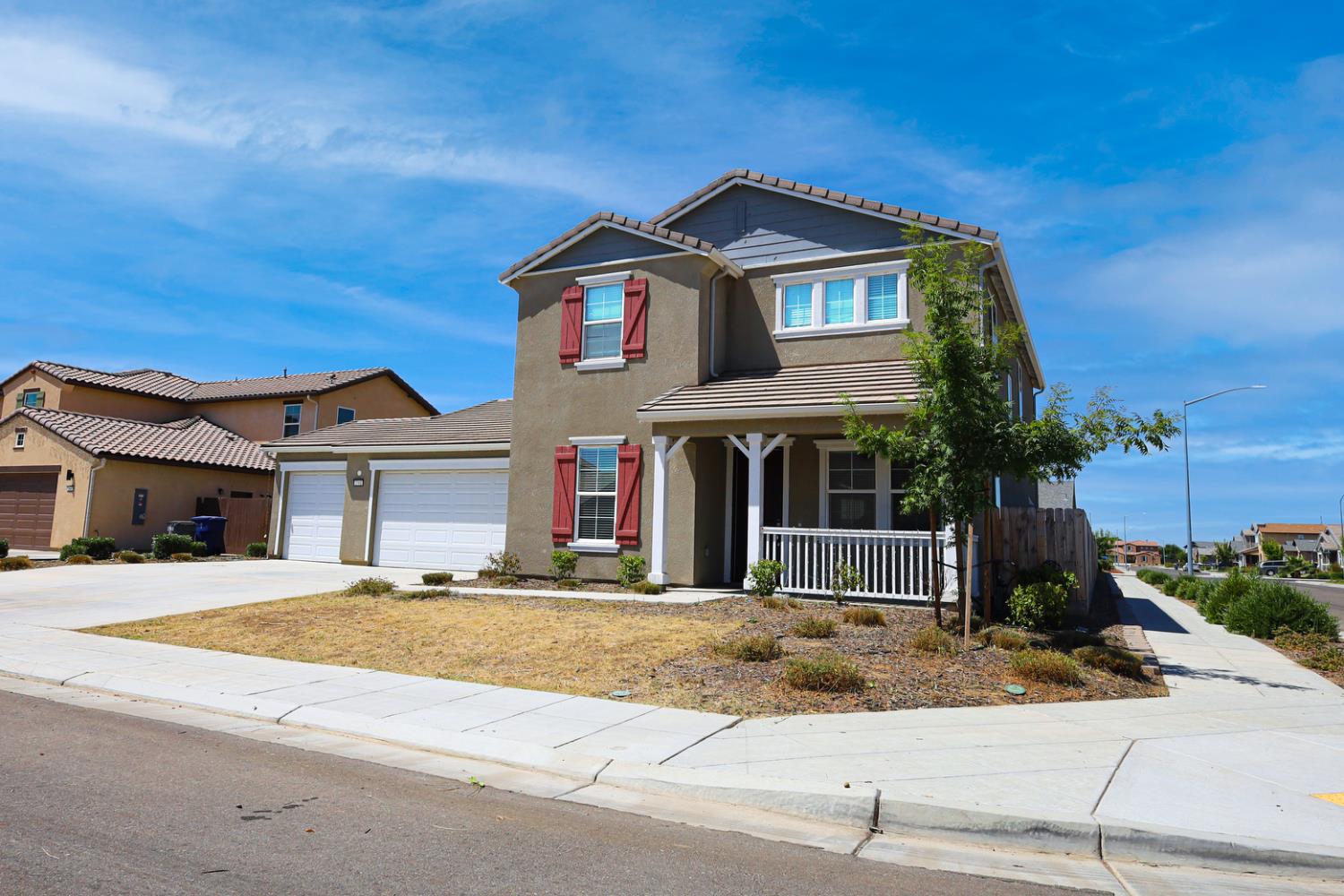 Single Family in Fresno - photo 2