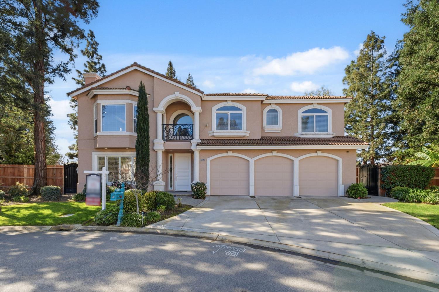 Single Family in Fresno - photo 2