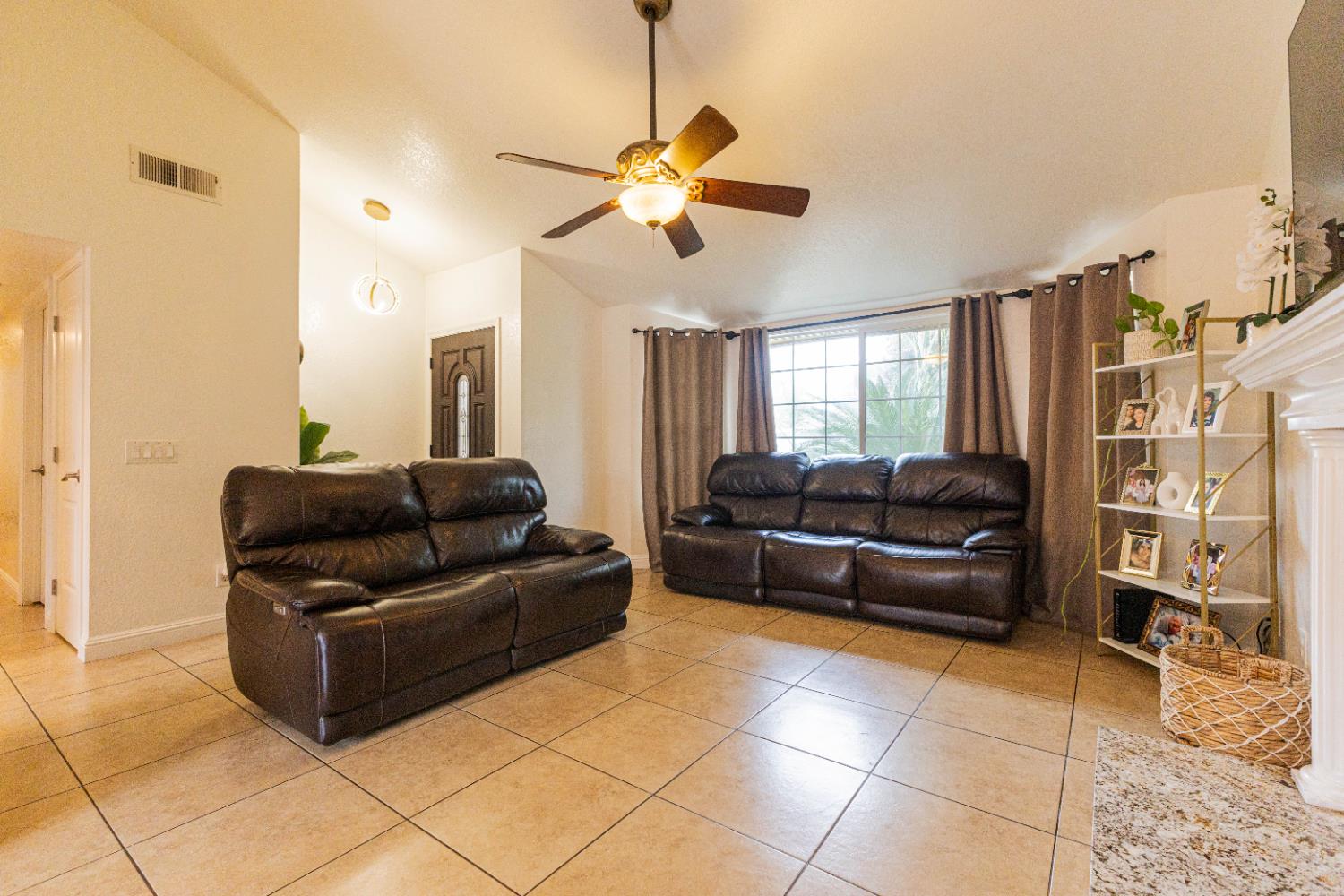 3806 N Cleo, Fresno, CA, 93722