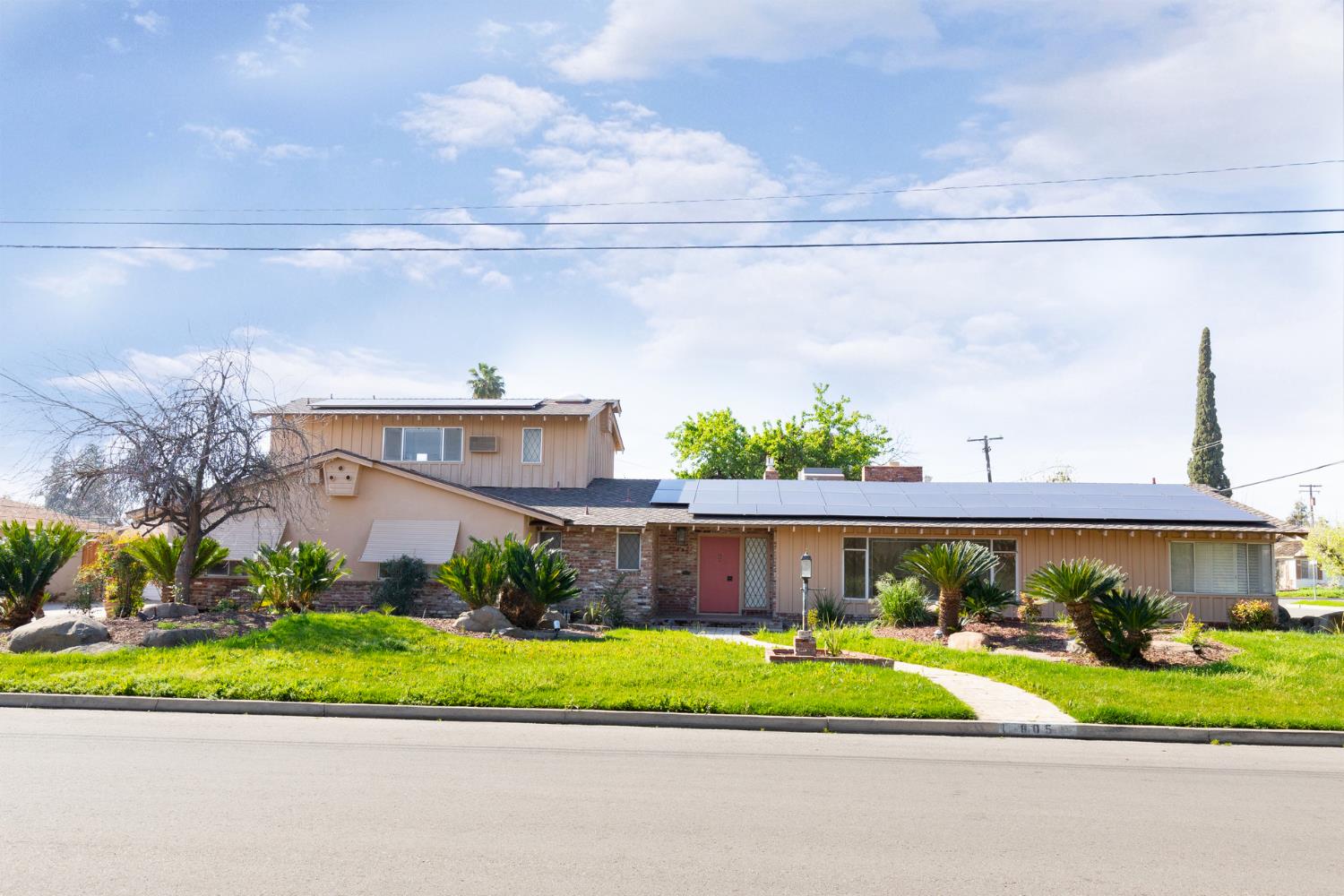 Single Family in Sanger - photo 2