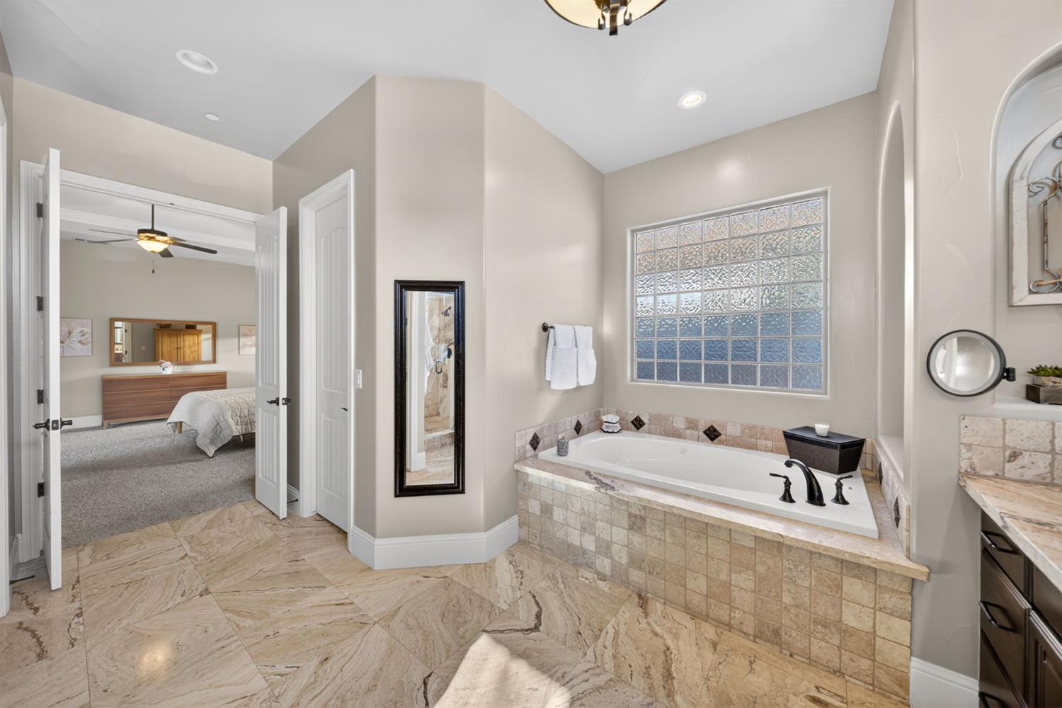 1783 E Clubhouse Drive, Fresno, CA, 93730