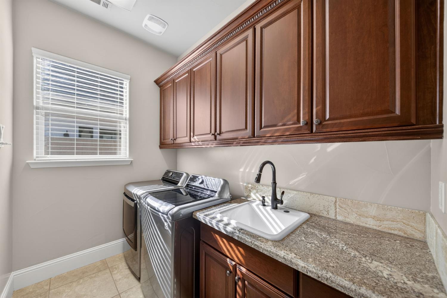 1783 E Clubhouse Drive, Fresno, CA, 93730