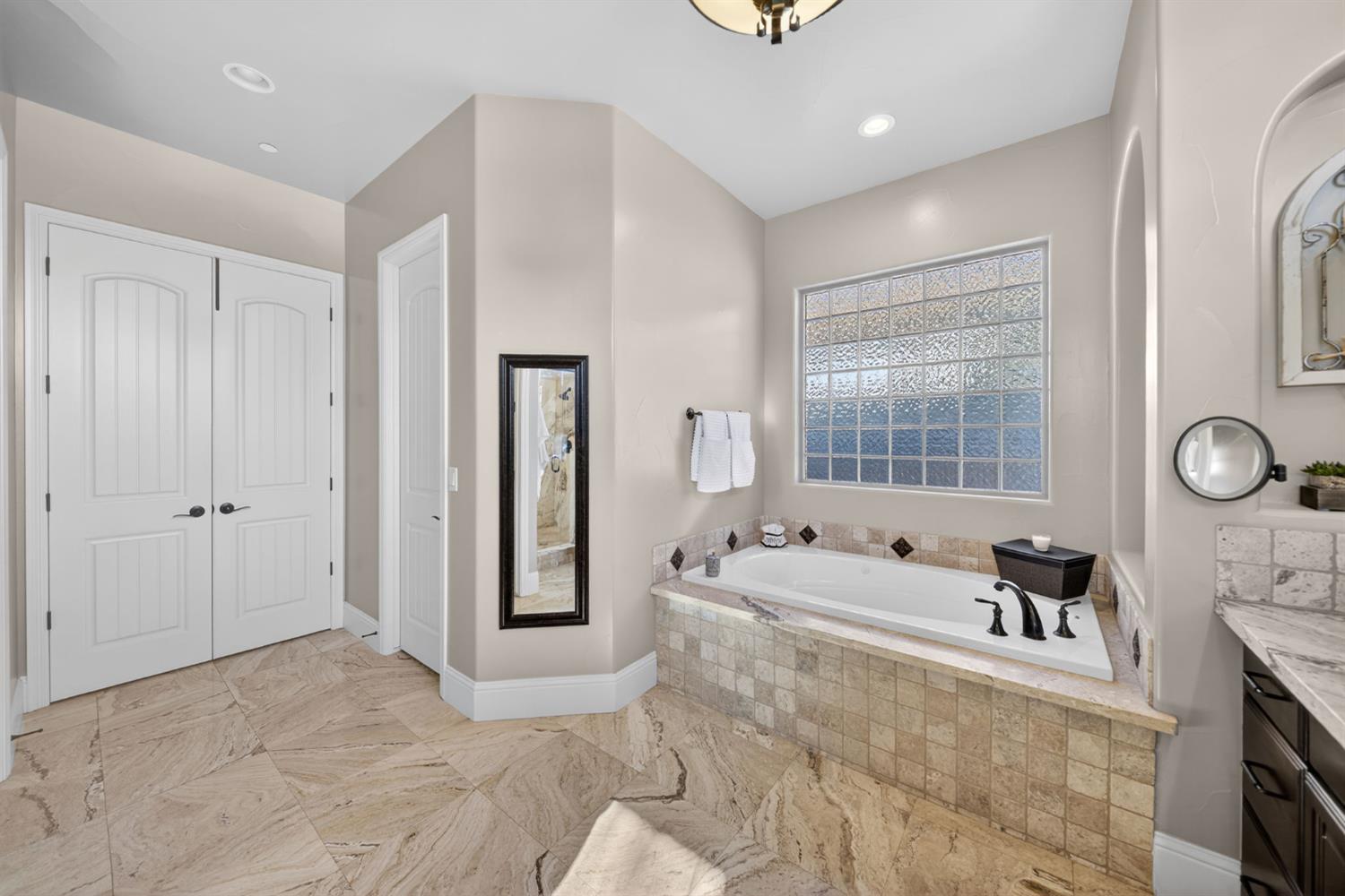 1783 E Clubhouse Drive, Fresno, CA, 93730