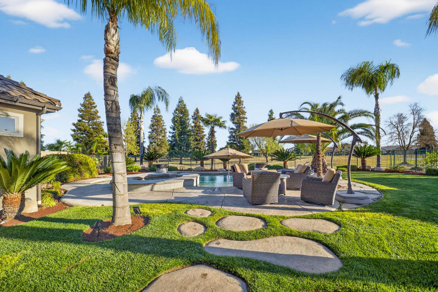 1783 E Clubhouse Drive, Fresno, CA, 93730