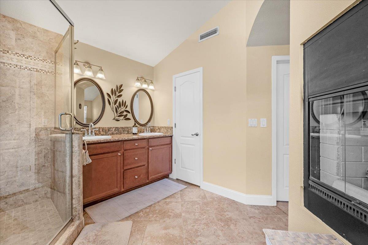 1779 E Niles Avenue, Fresno, CA, 93720