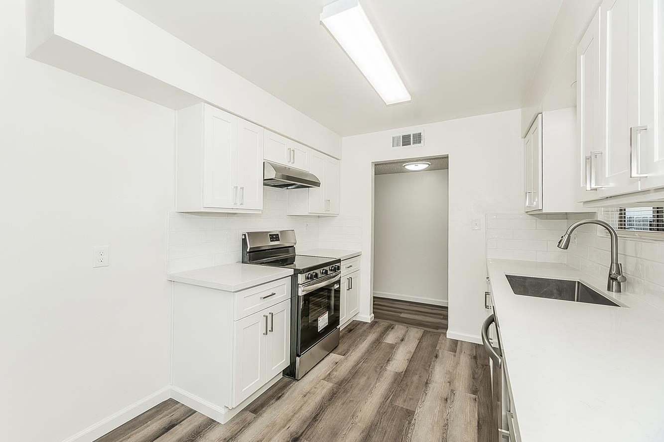916 W Holland Avenue, Clovis, CA, 93612