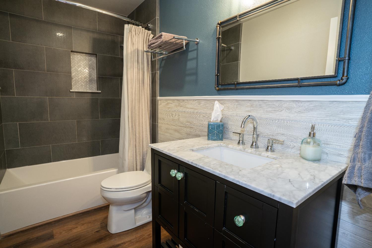 684 W Chennault Avenue, Clovis, CA, 93611