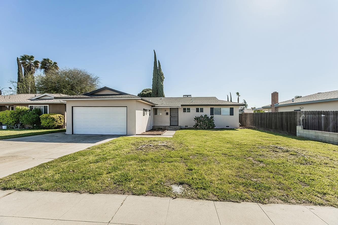 916 W Holland Avenue, Clovis, CA, 93612
