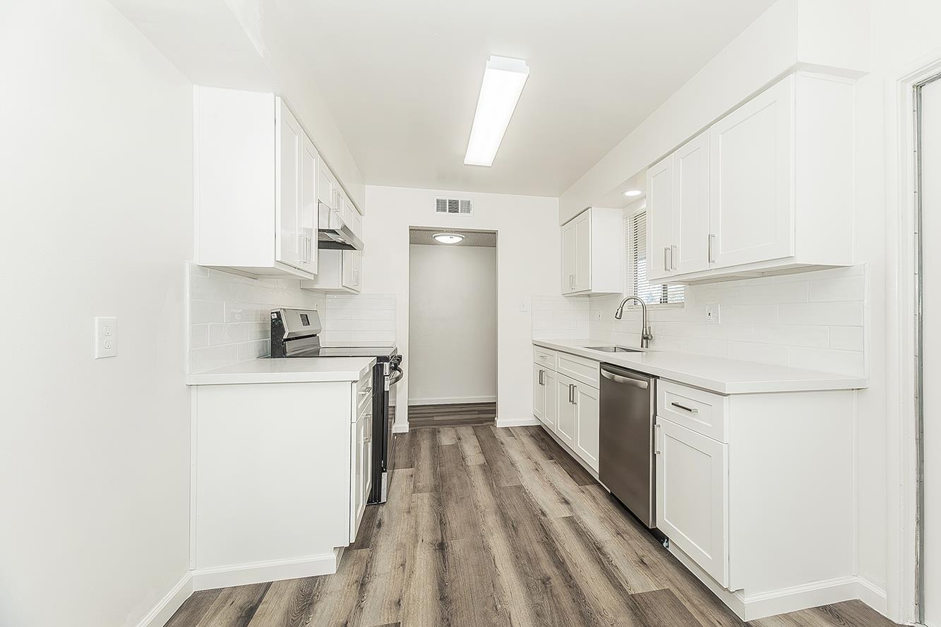 916 W Holland Avenue, Clovis, CA, 93612