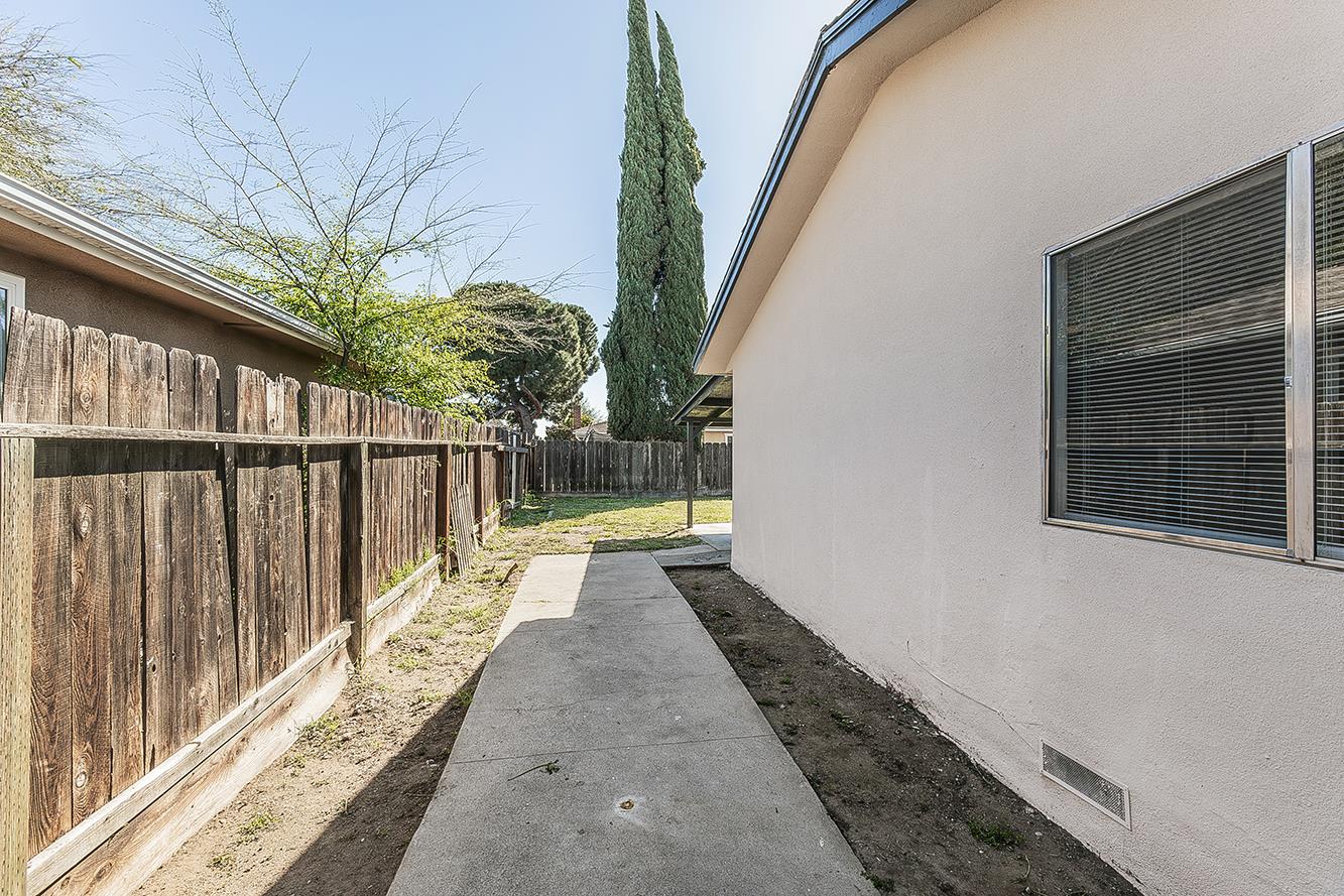 916 W Holland Avenue, Clovis, CA, 93612