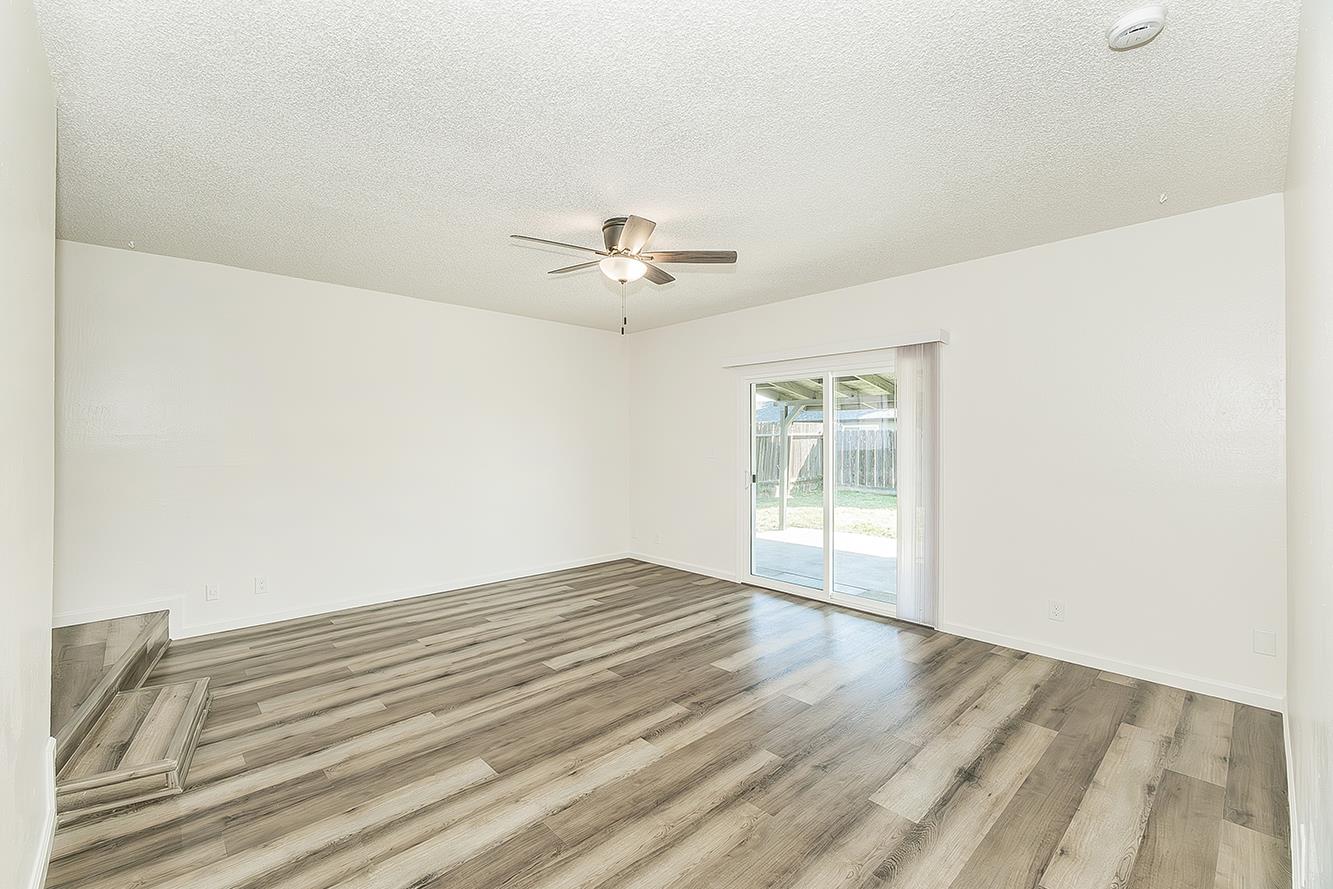 916 W Holland Avenue, Clovis, CA, 93612