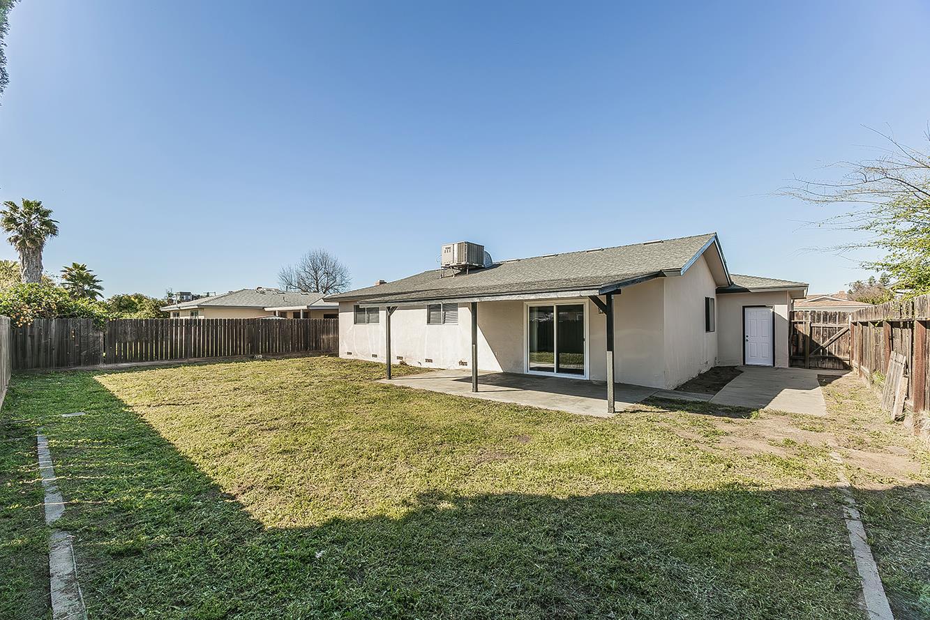 916 W Holland Avenue, Clovis, CA, 93612
