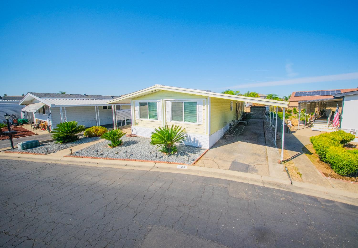 Mobile Home in Sanger - photo 3