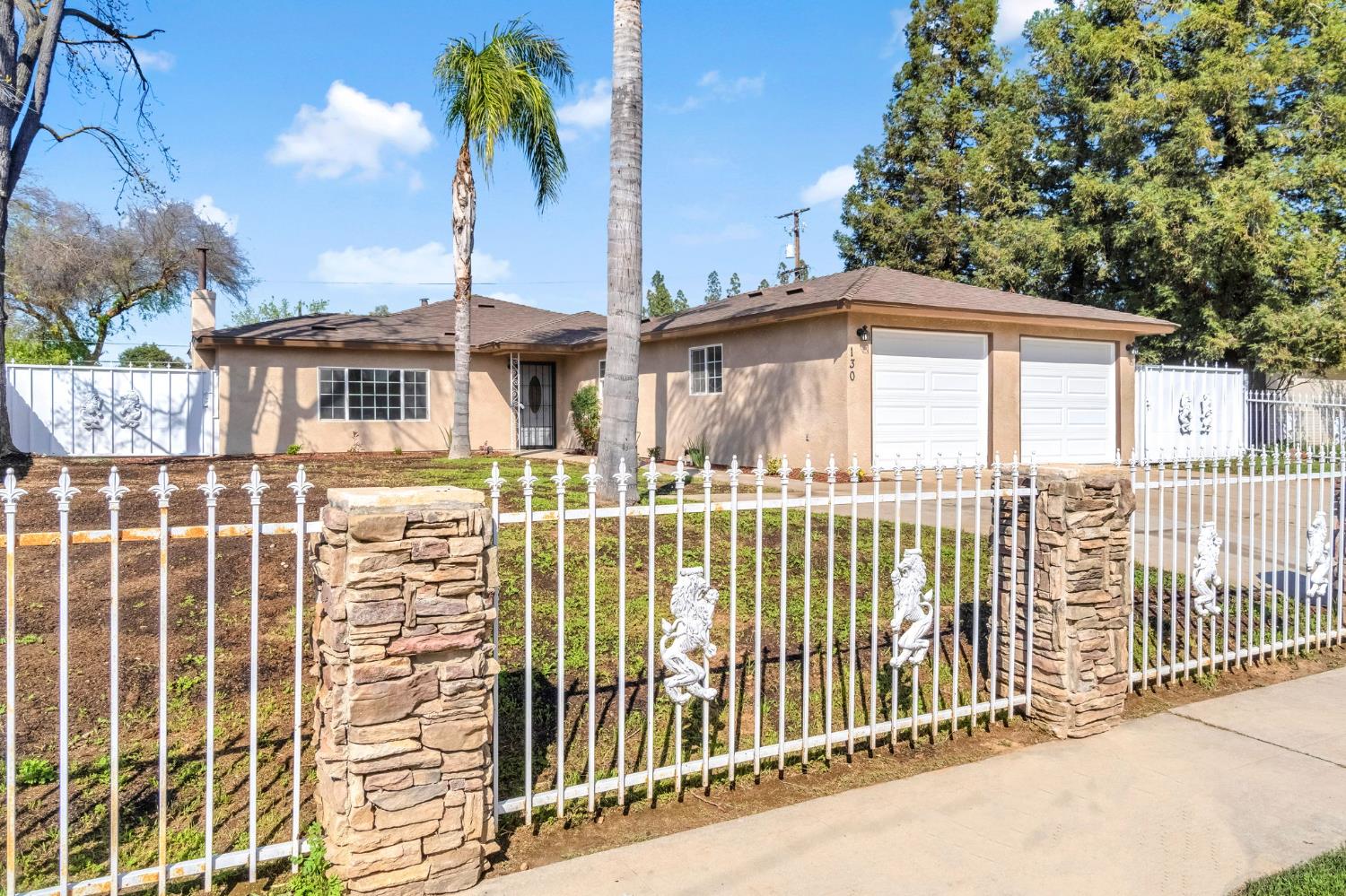 Single Family in Fresno - photo 2