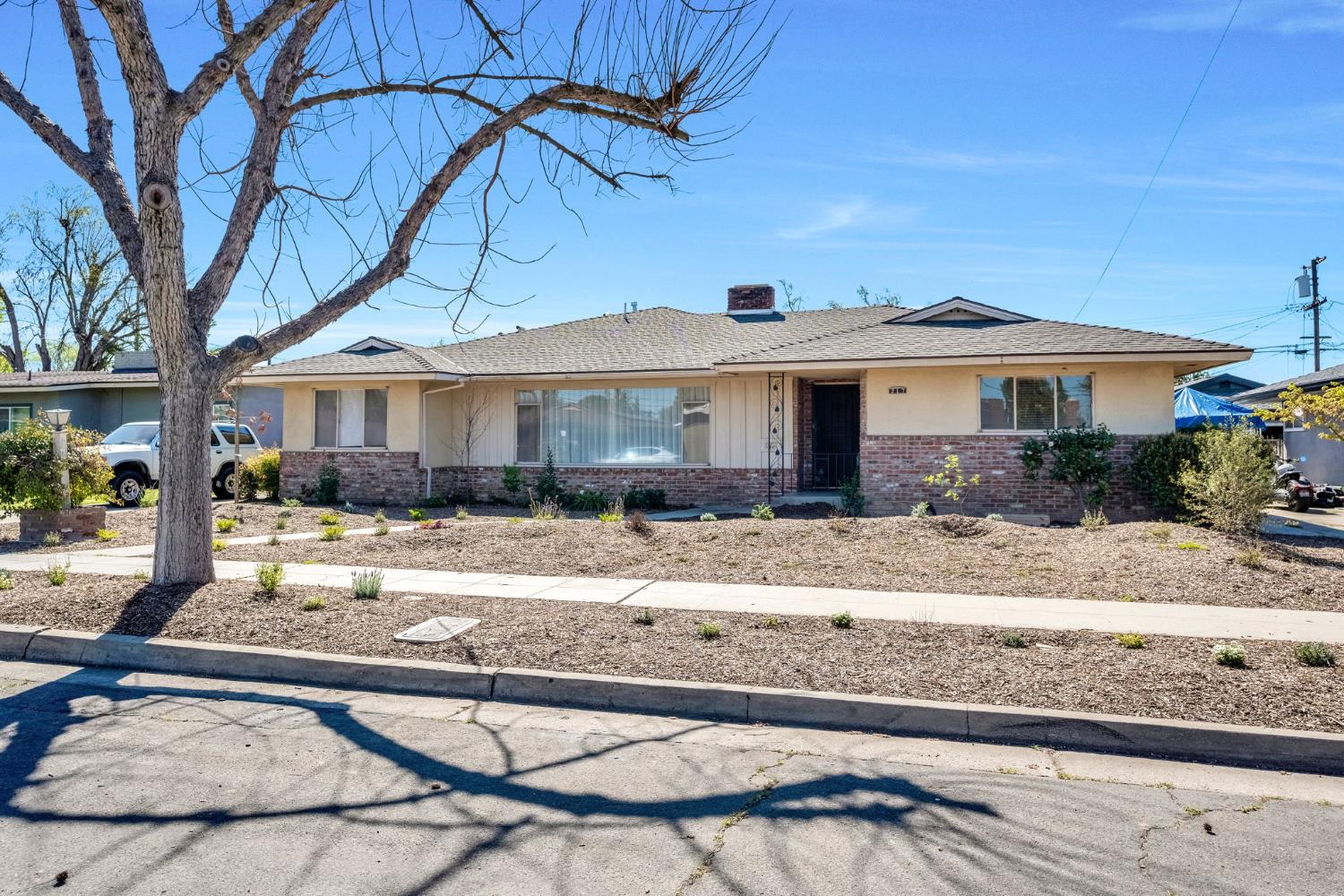 Single Family in Fresno - photo 3