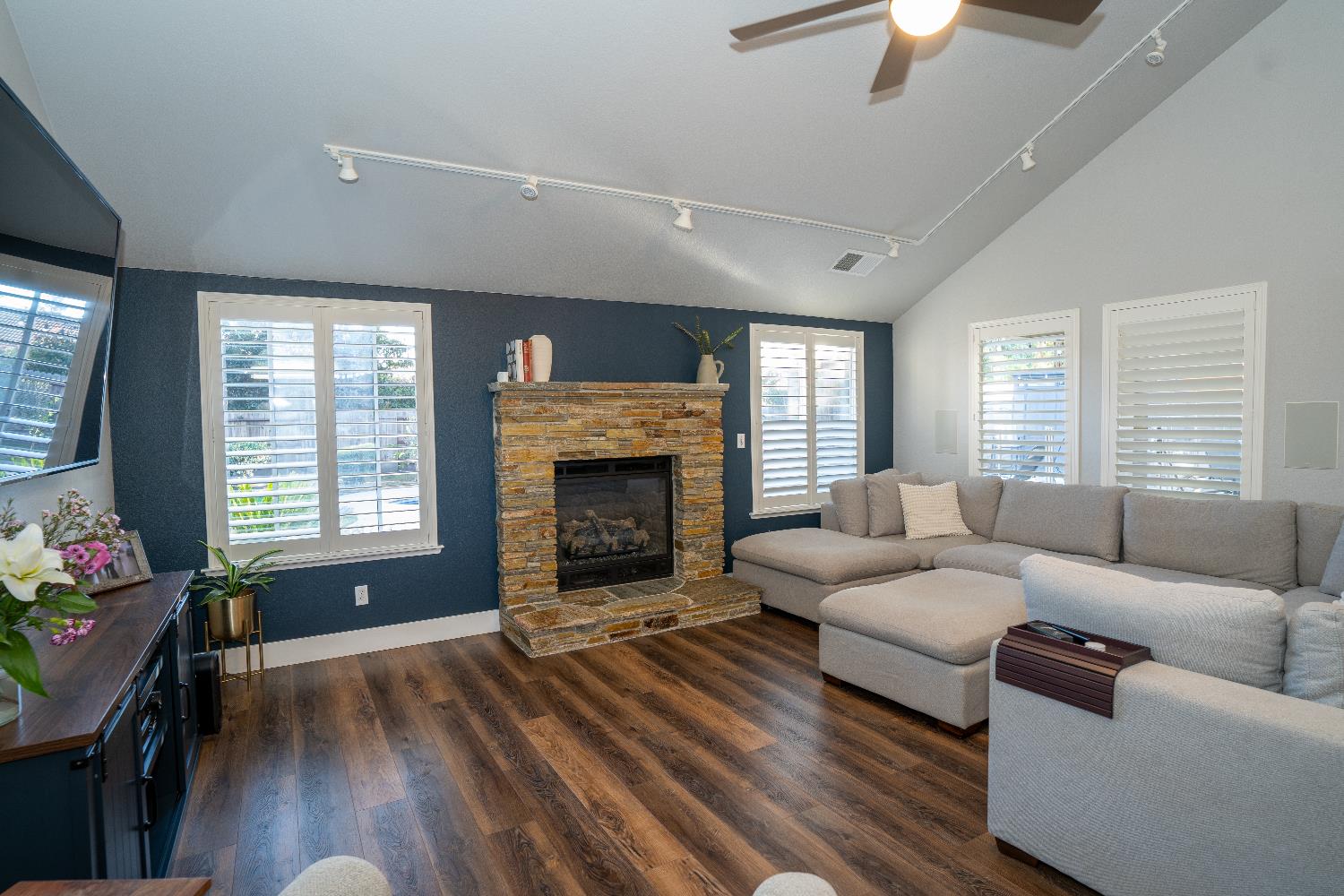 684 W Chennault Avenue, Clovis, CA, 93611