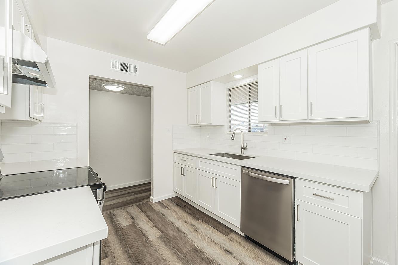 916 W Holland Avenue, Clovis, CA, 93612