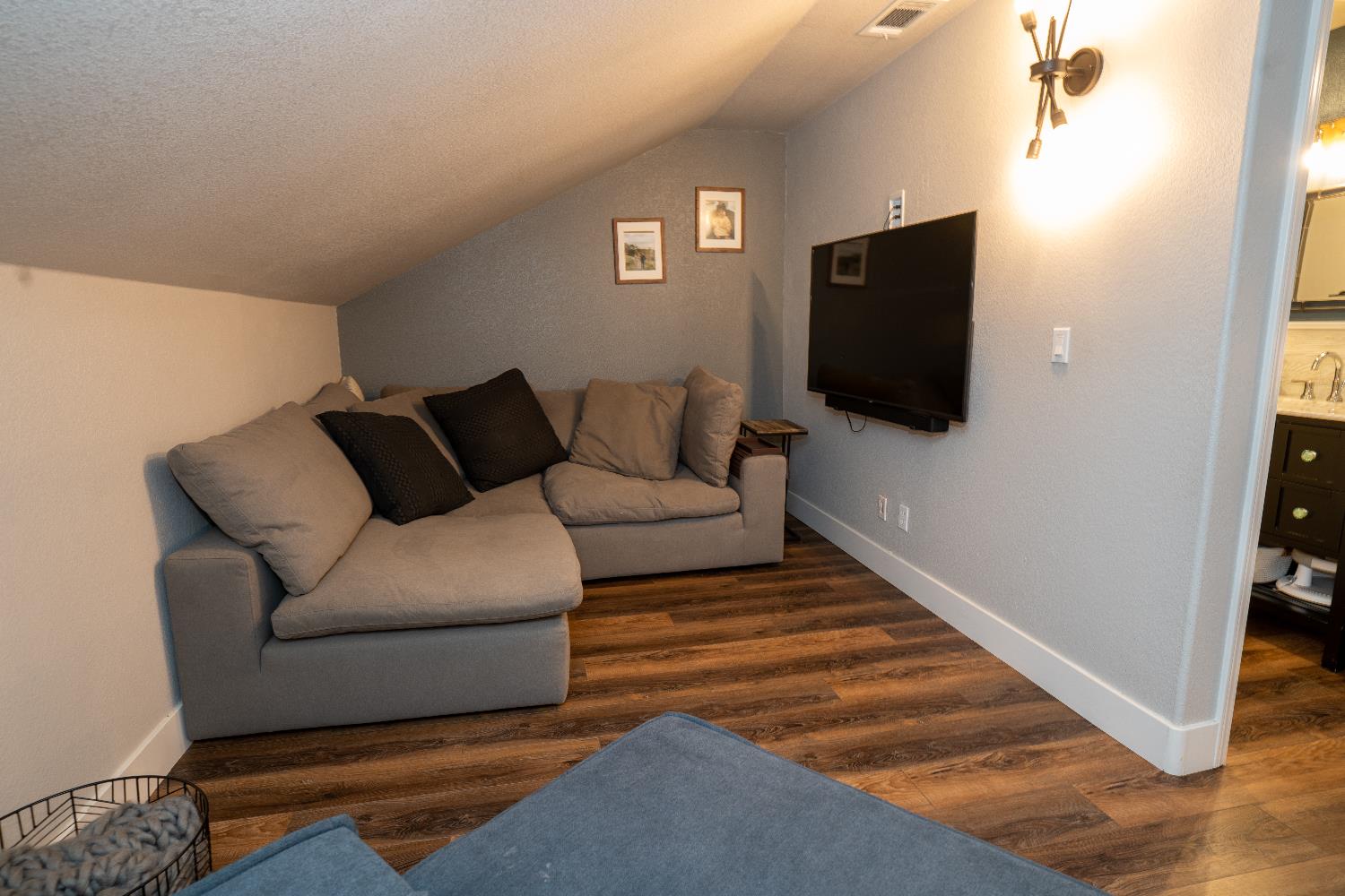 684 W Chennault Avenue, Clovis, CA, 93611