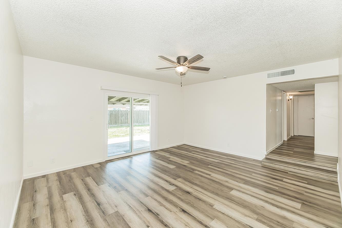 916 W Holland Avenue, Clovis, CA, 93612