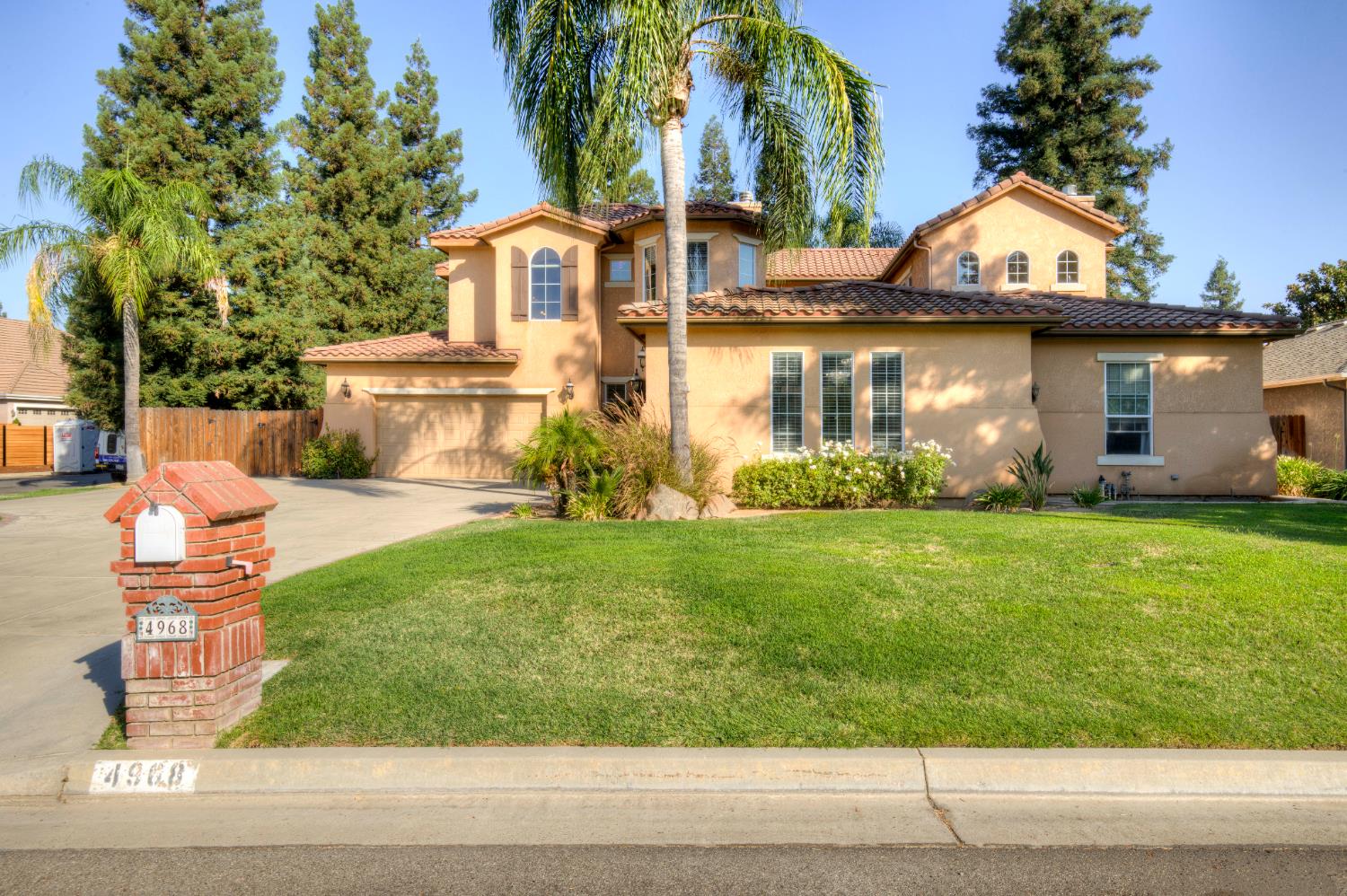 $750,000+