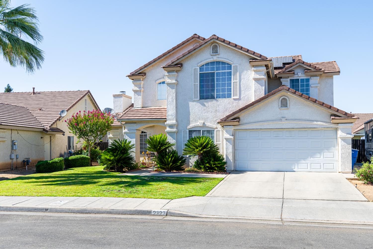 Single Family in Fresno - photo 2