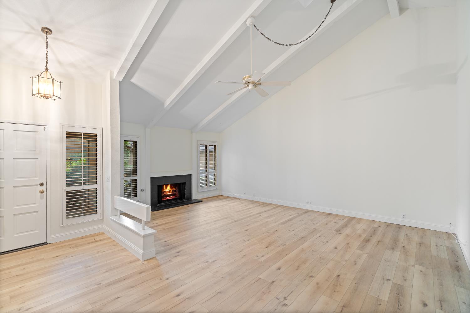 Condo in Fresno - photo 3