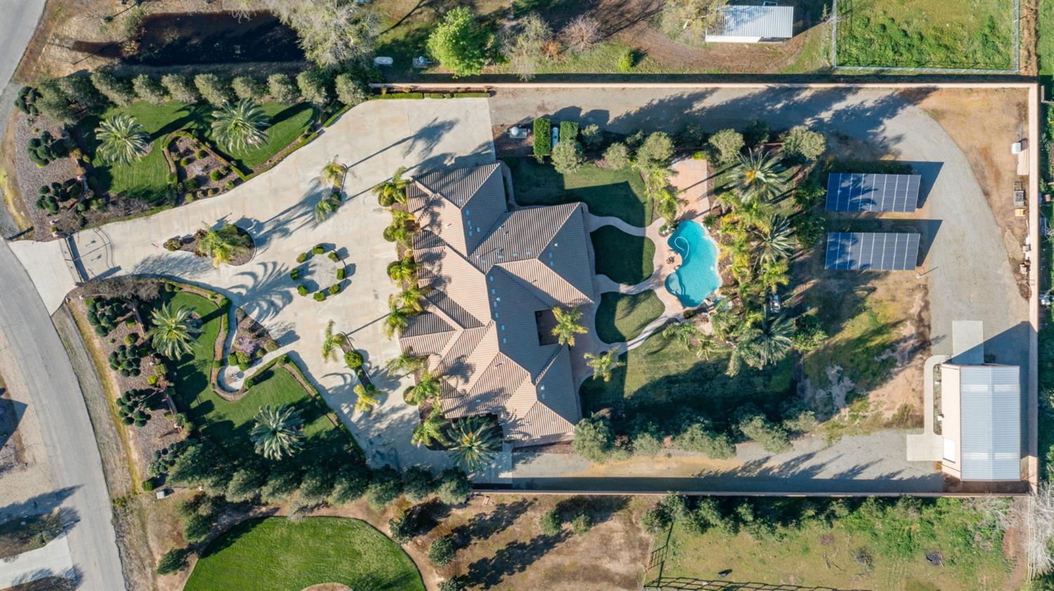 Single Family in Sanger - photo 3
