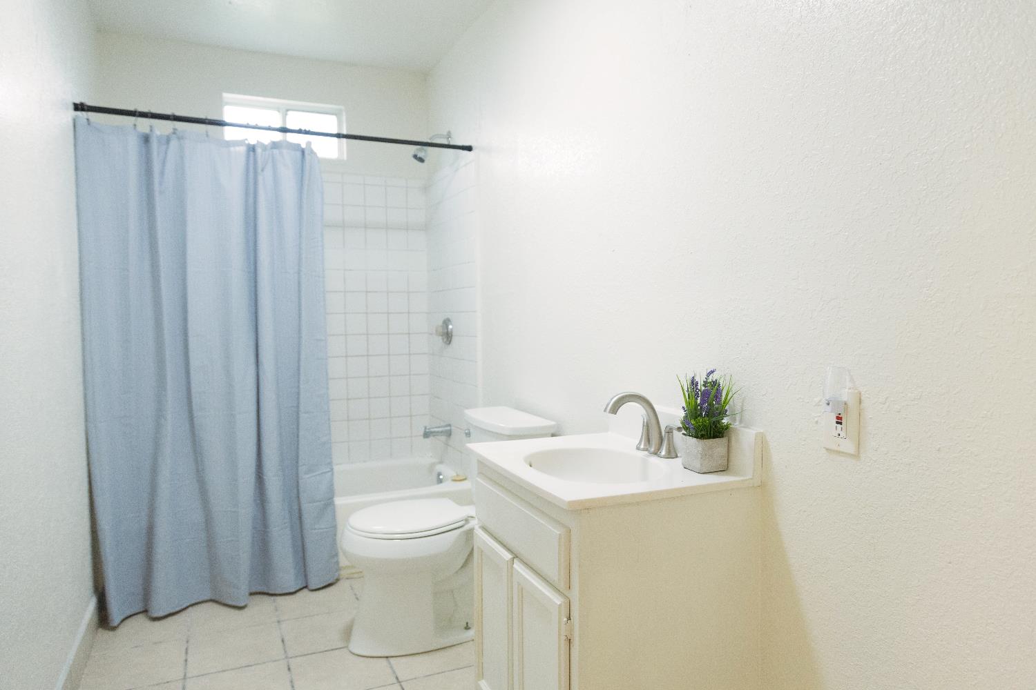 2428 S Poppy Avenue, Fresno, CA, 93706