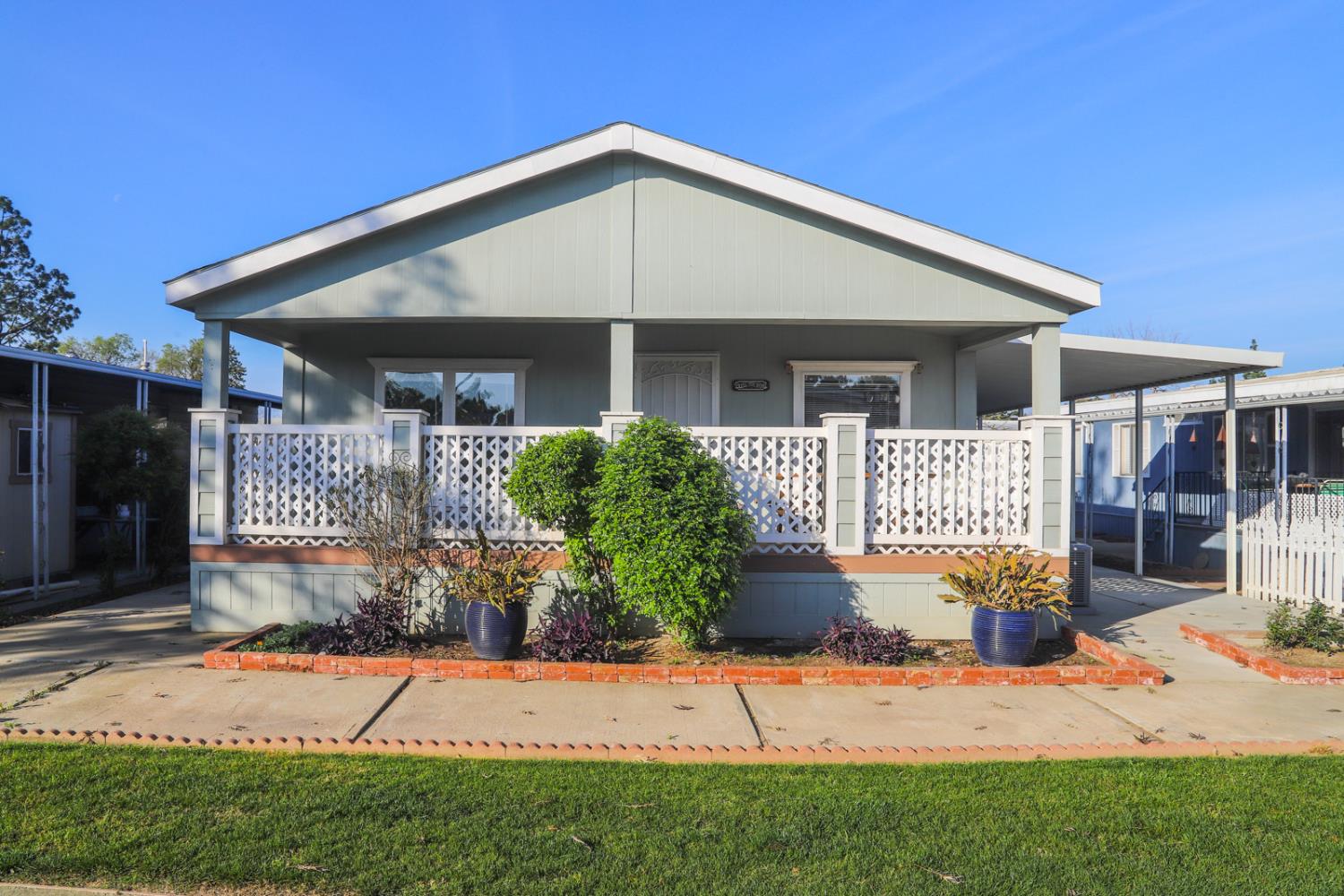 Mobile Home in Fresno - photo 2