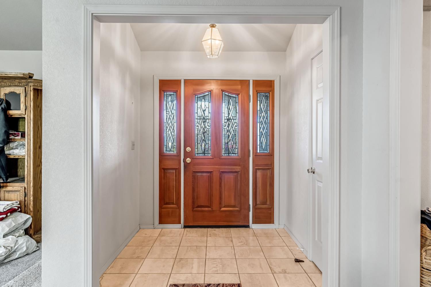 908 Suburban Avenue, Madera, CA, 93637