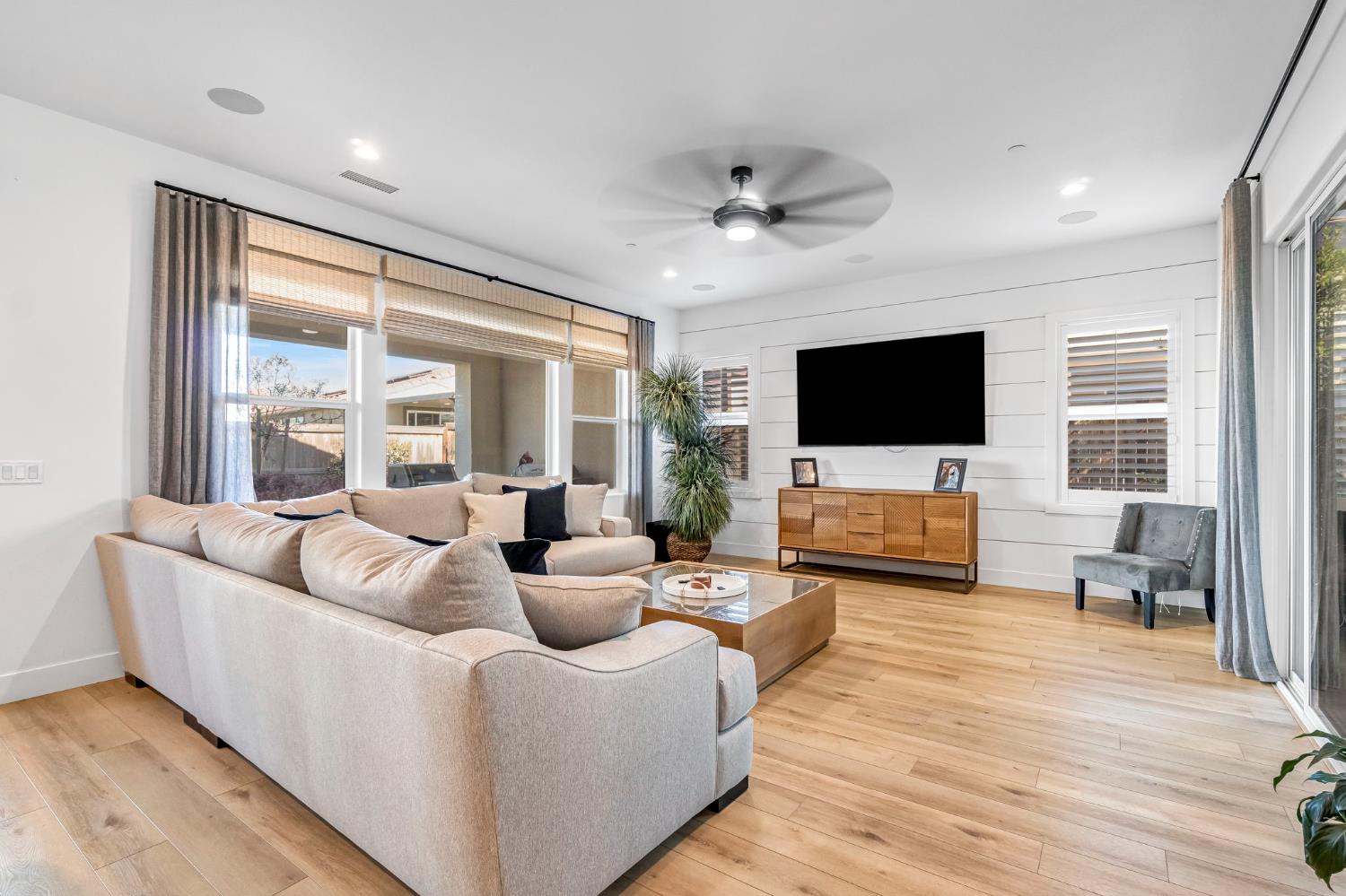 713 Harvest Drive, Madera, CA, 93636