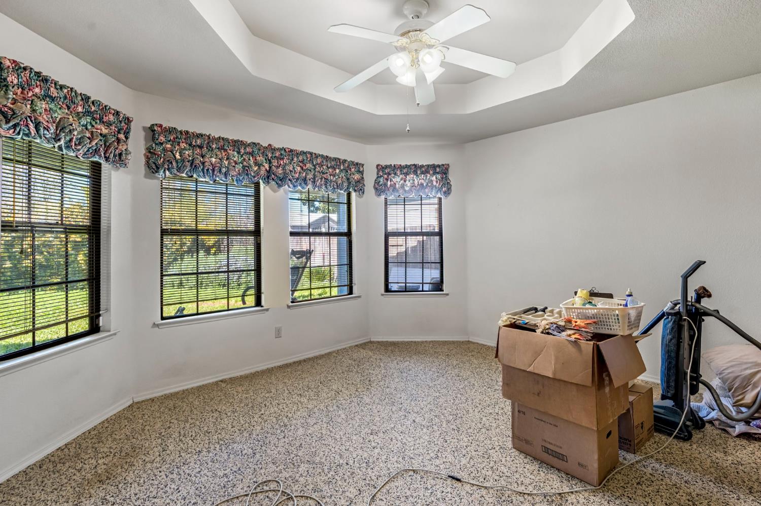 908 Suburban Avenue, Madera, CA, 93637