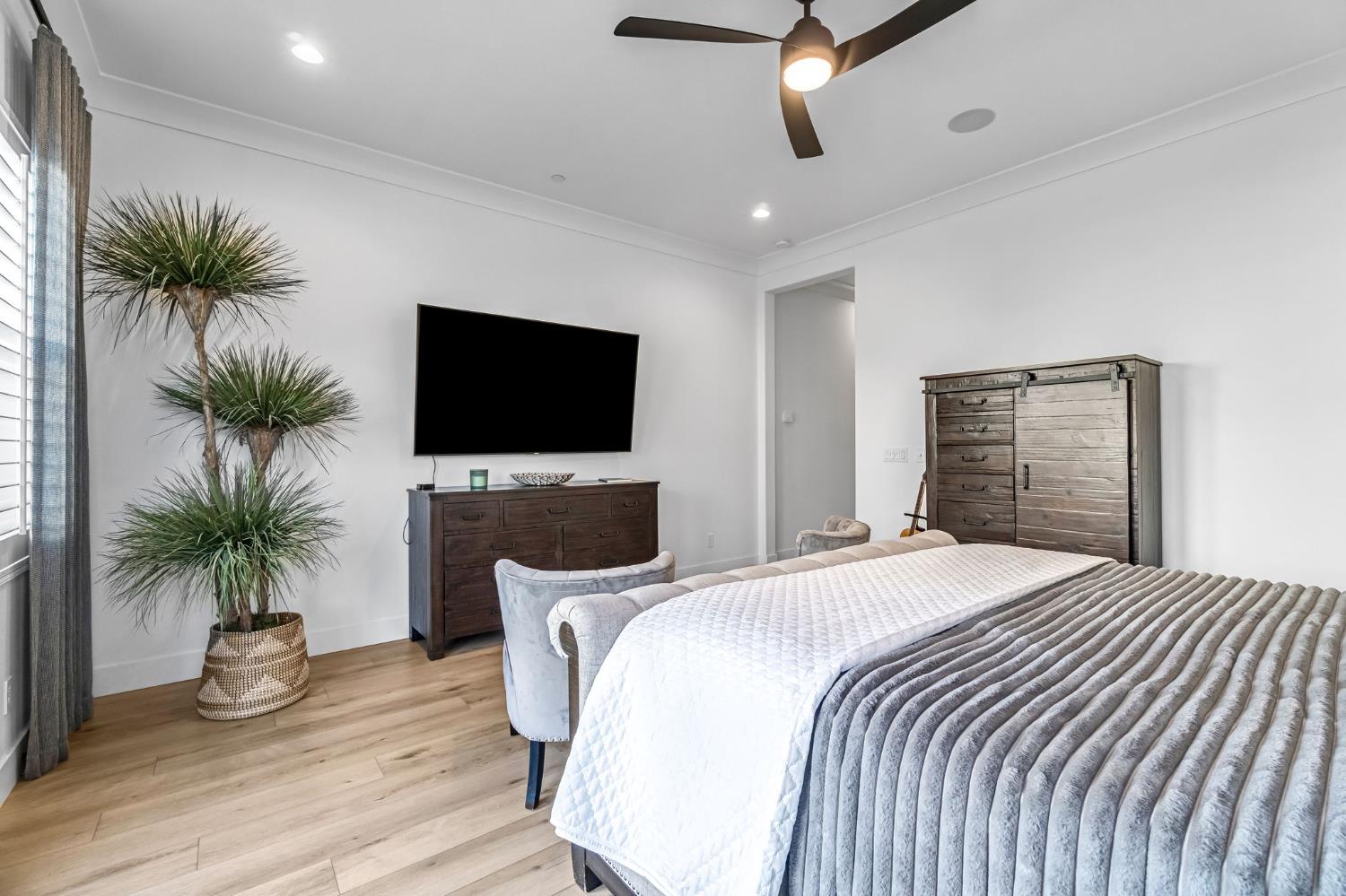 713 Harvest Drive, Madera, CA, 93636