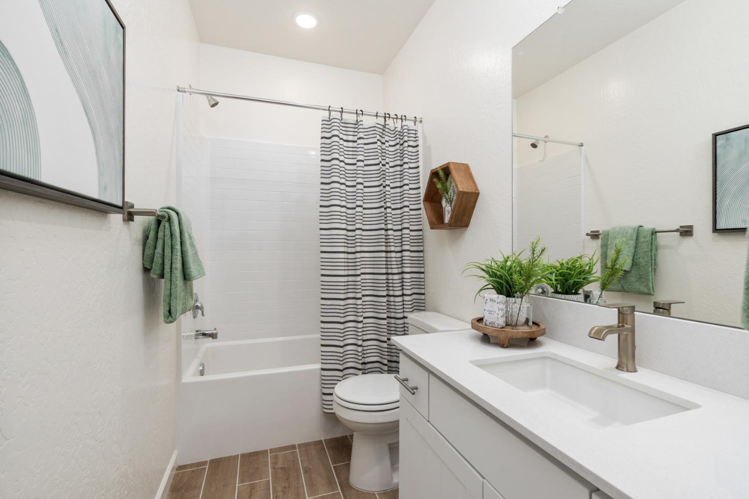 6749 E Oslin Avenue, Fresno, CA, 93727