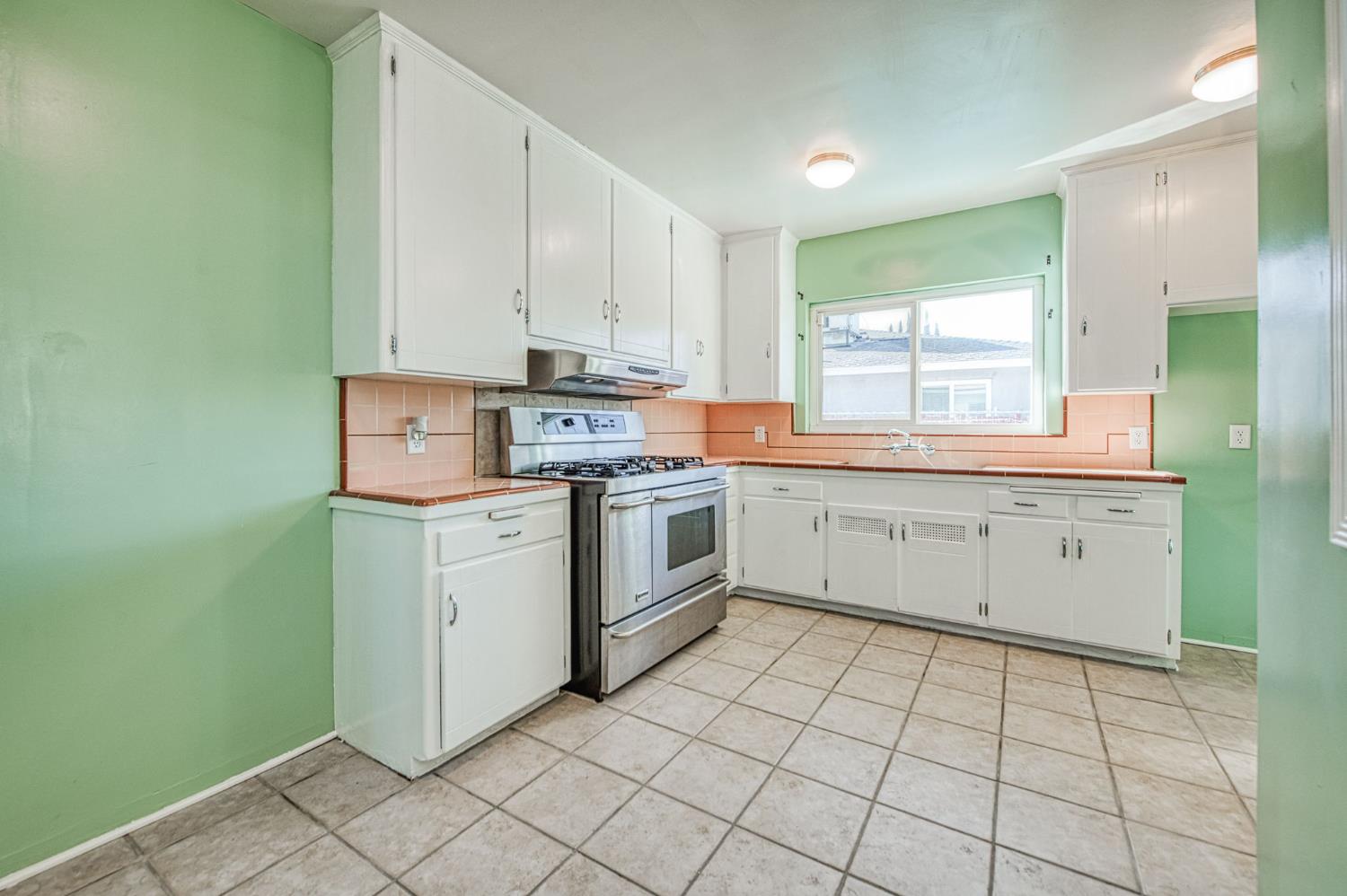 2324 E Cortland Avenue, Fresno, CA, 93726