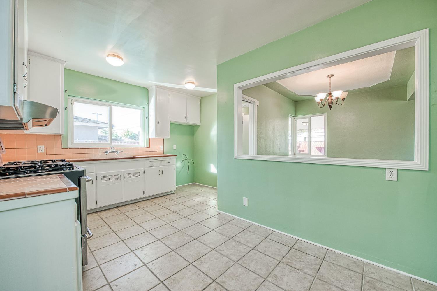 2324 E Cortland Avenue, Fresno, CA, 93726