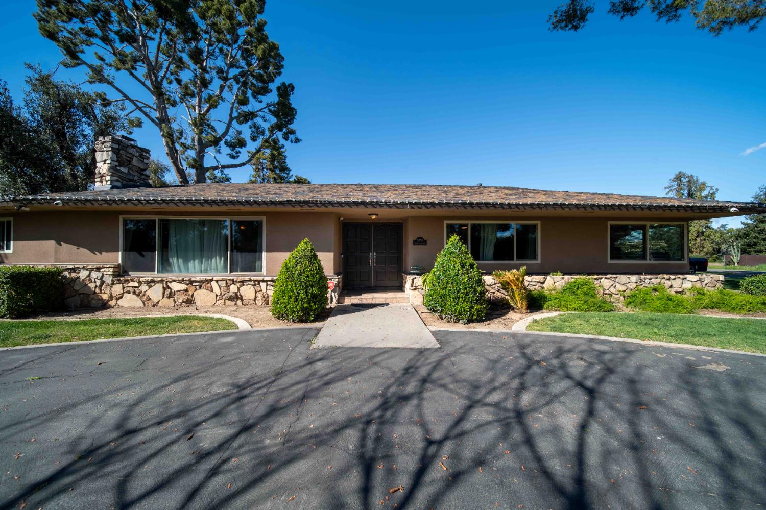 Single Family in Fresno - photo 3