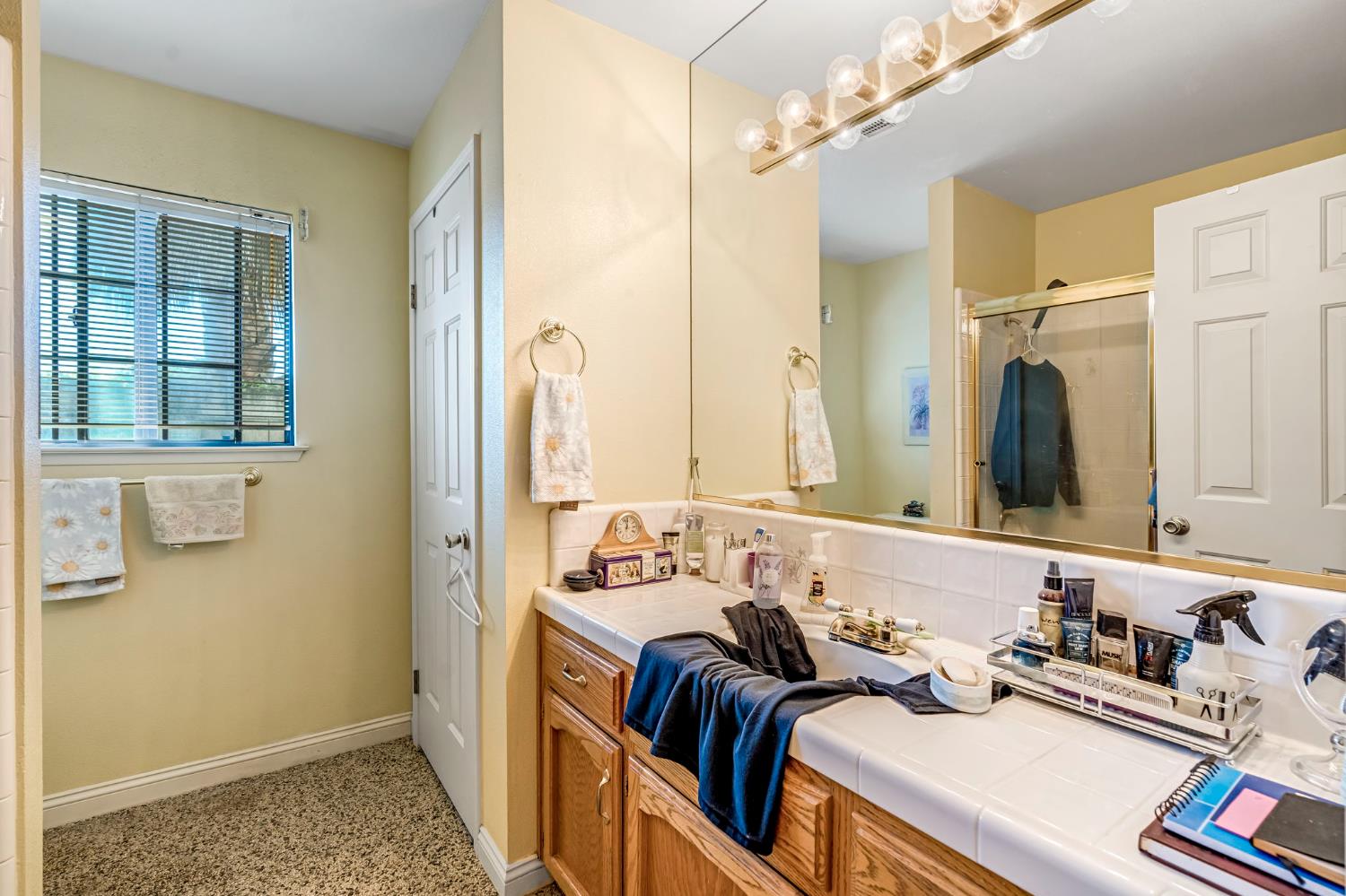 908 Suburban Avenue, Madera, CA, 93637