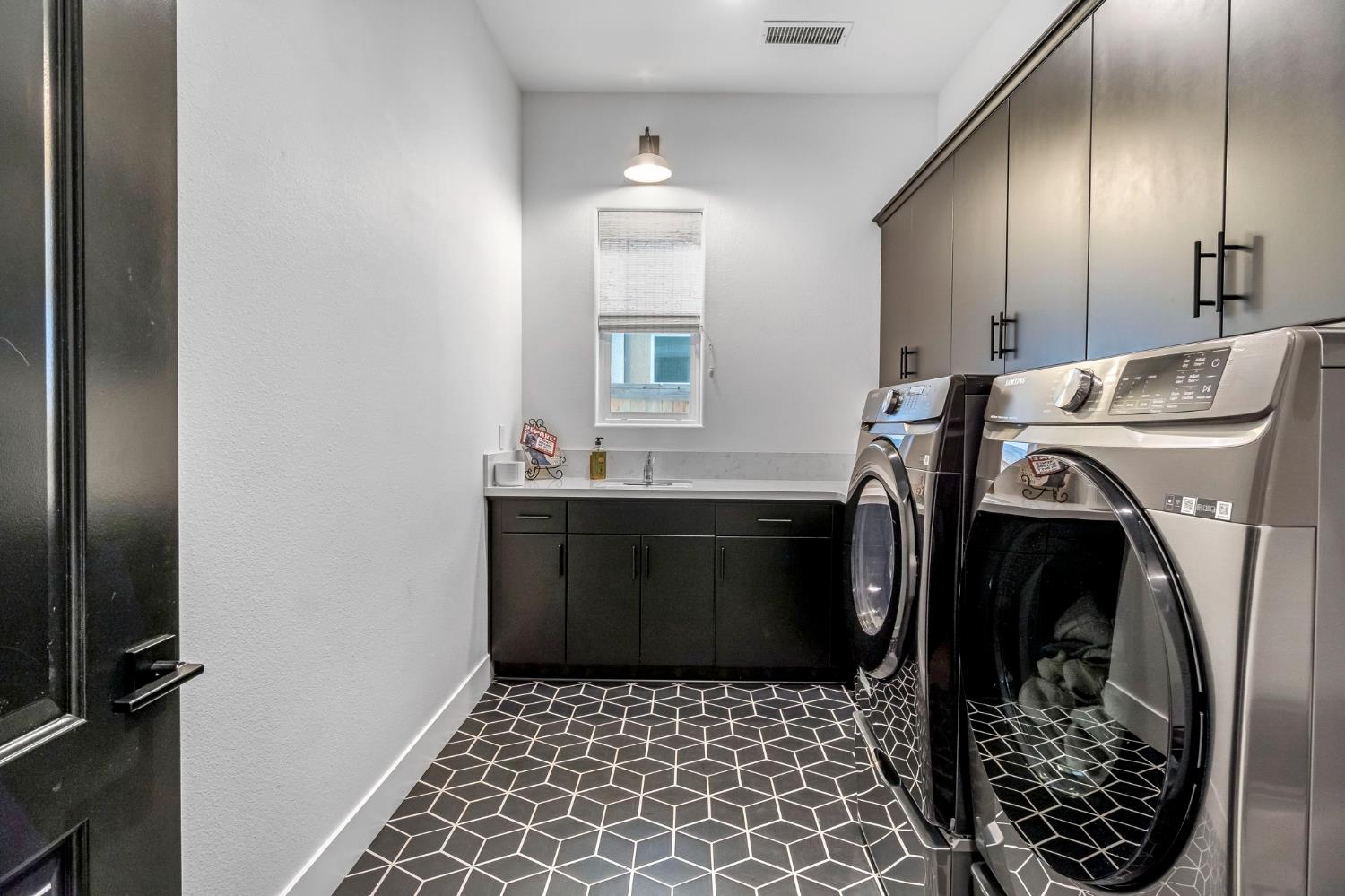 713 Harvest Drive, Madera, CA, 93636