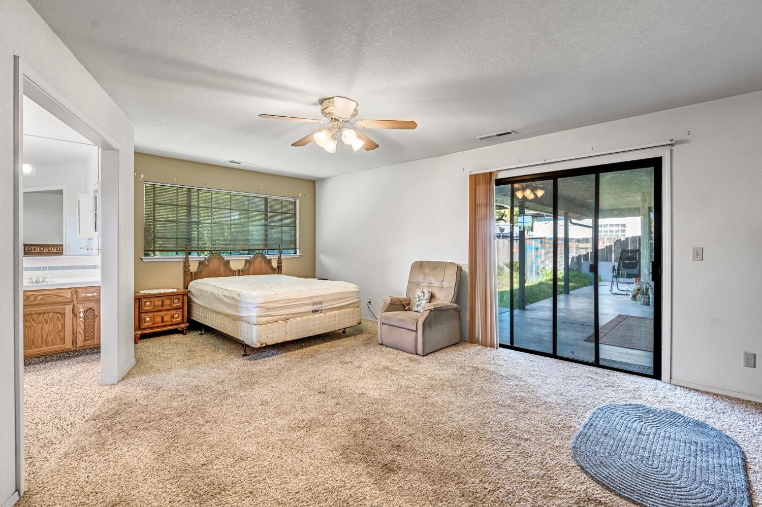 908 Suburban Avenue, Madera, CA, 93637