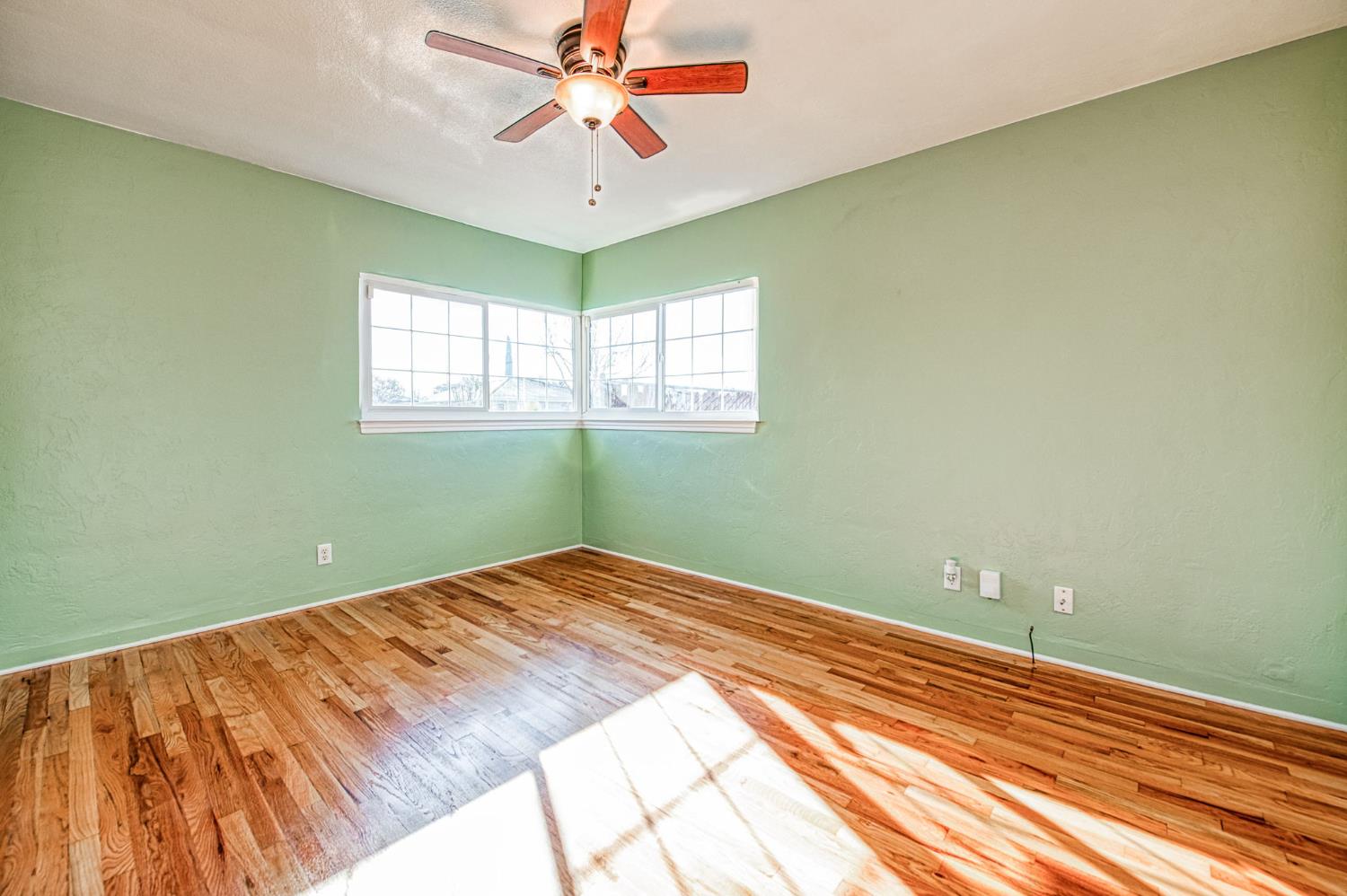 2324 E Cortland Avenue, Fresno, CA, 93726