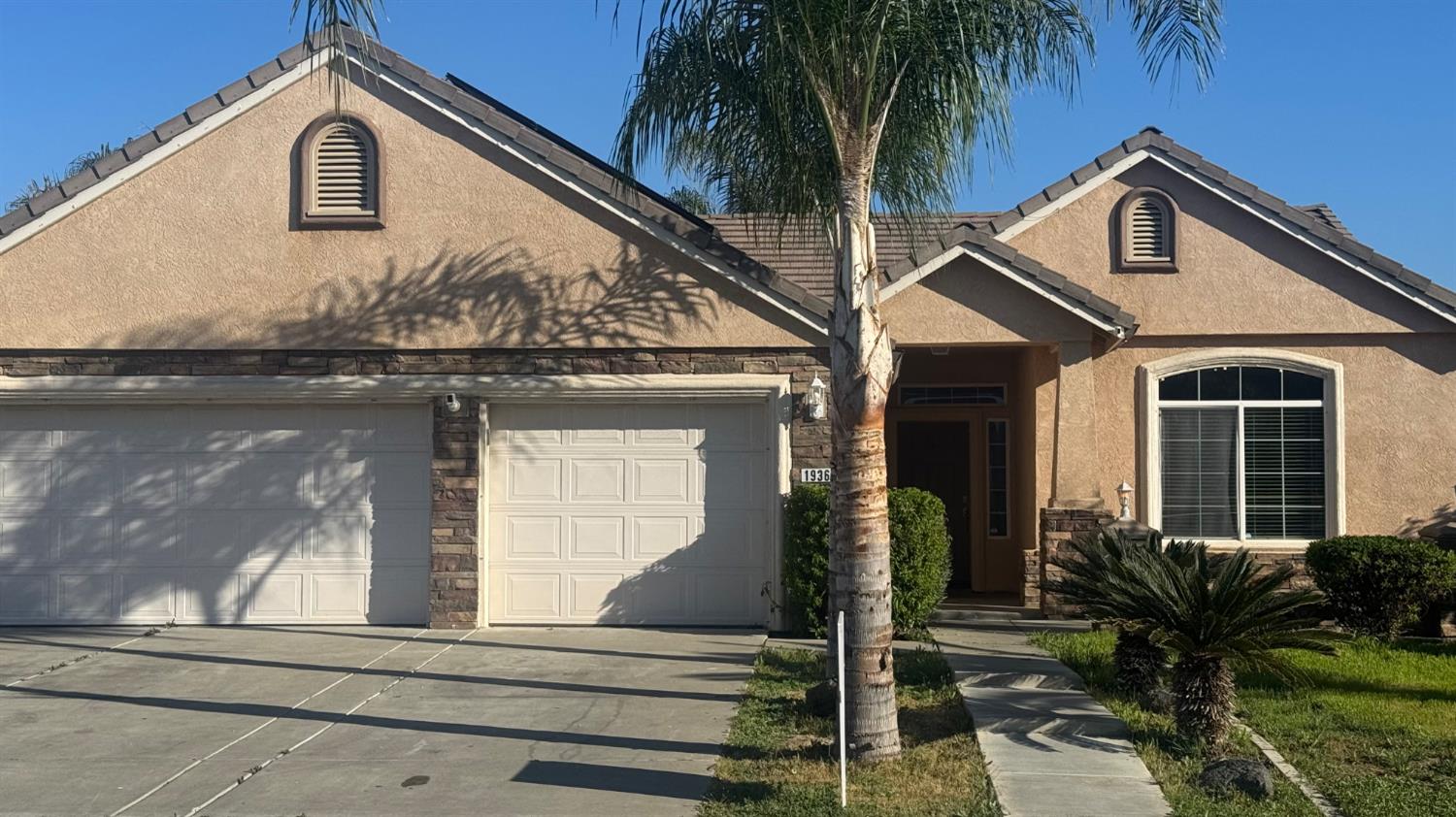 1936 W Heather Lane, Hanford, CA, 93230