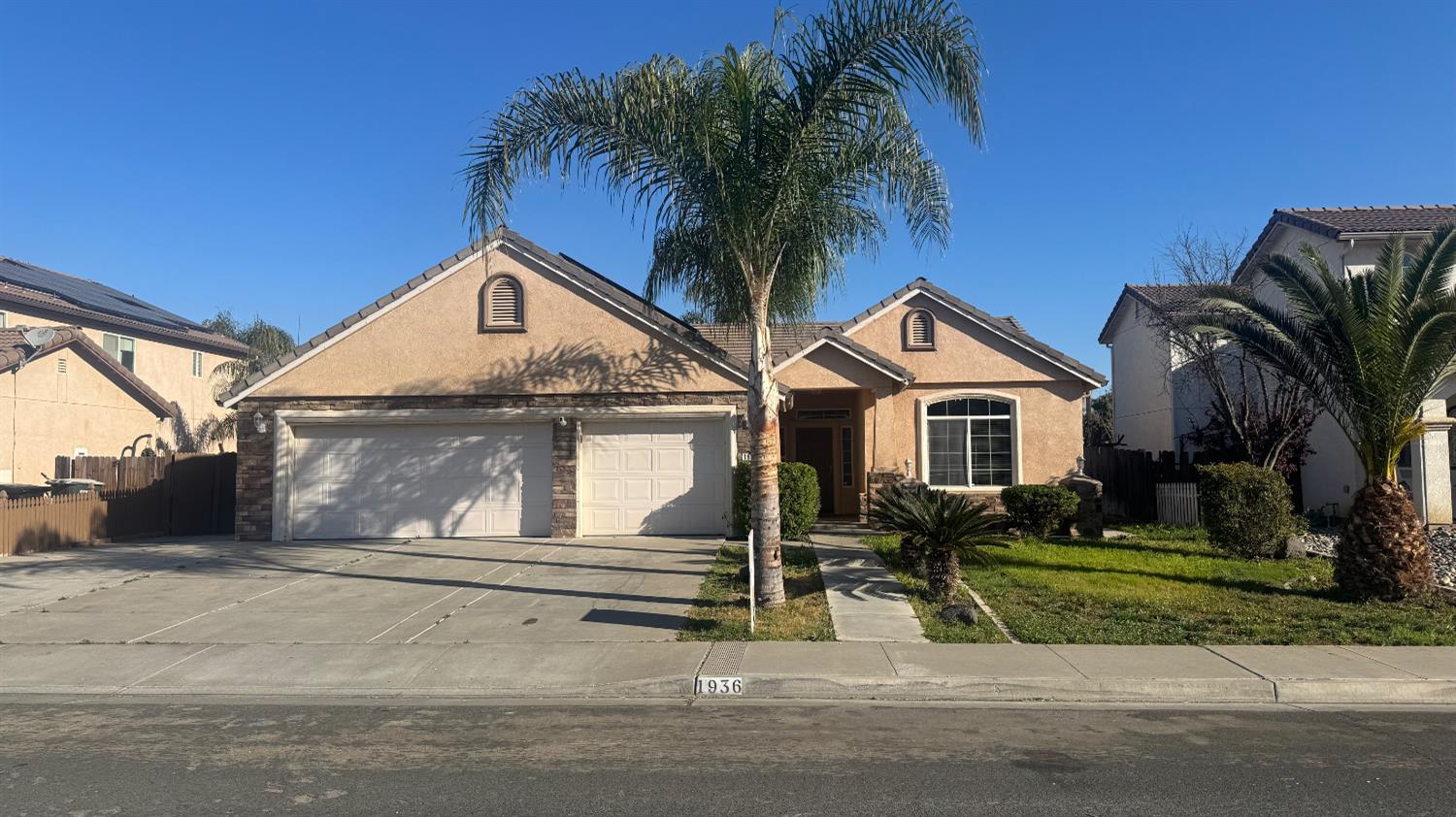 1936 W Heather Lane, Hanford, CA, 93230